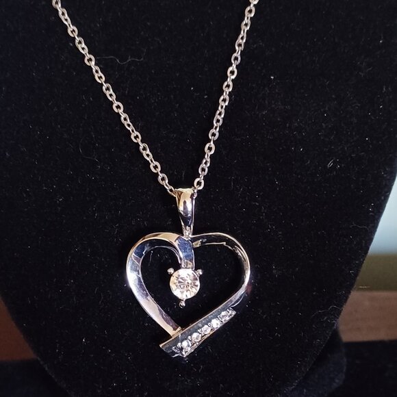 Heart Necklace - Picture 1 of 4